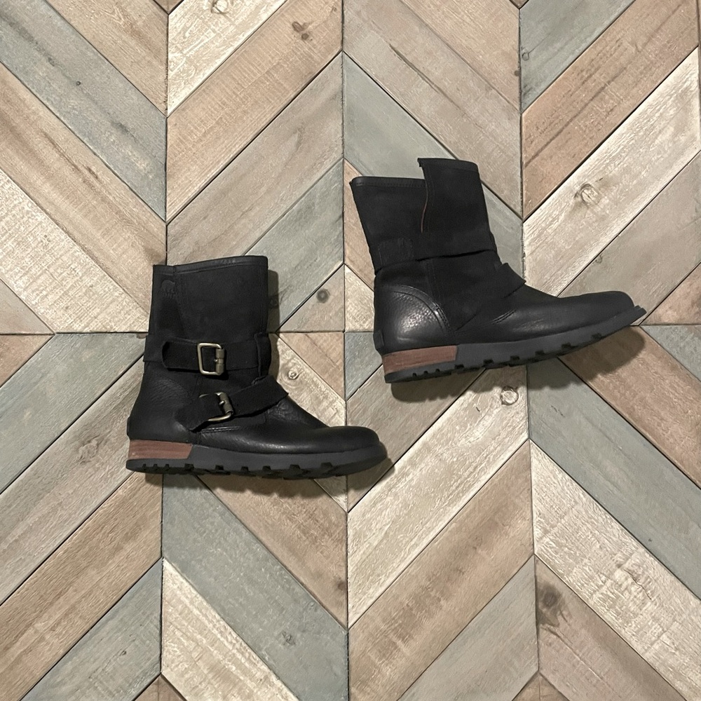 Sorel Major Moto boots in black. Size 5.5.